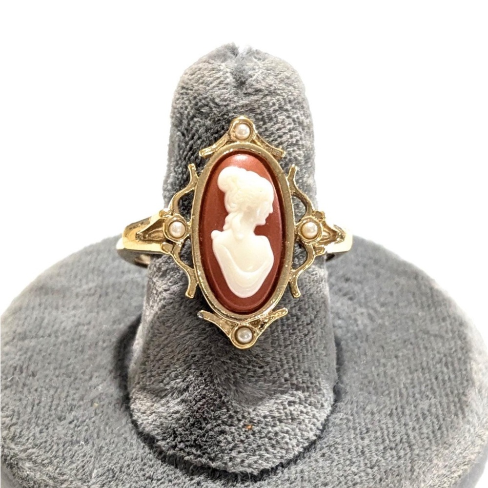 Vintage AVON- Elegant Gold and Brown Cameo Ring, OS adjustable band